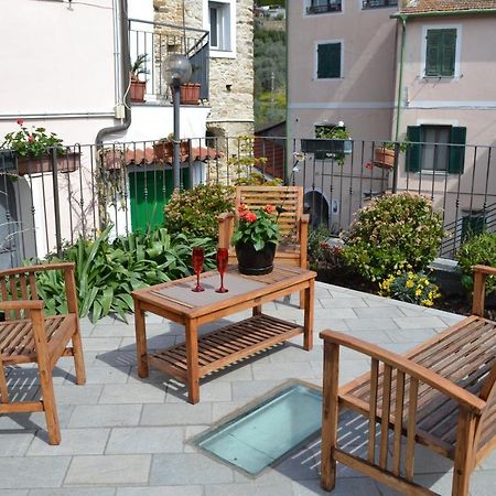 Monolocale Con Giardino E Parcheggio Privato Citra Zero Zero Ottanta Trentuno Lt 0281 Apartment Империа Екстериор снимка