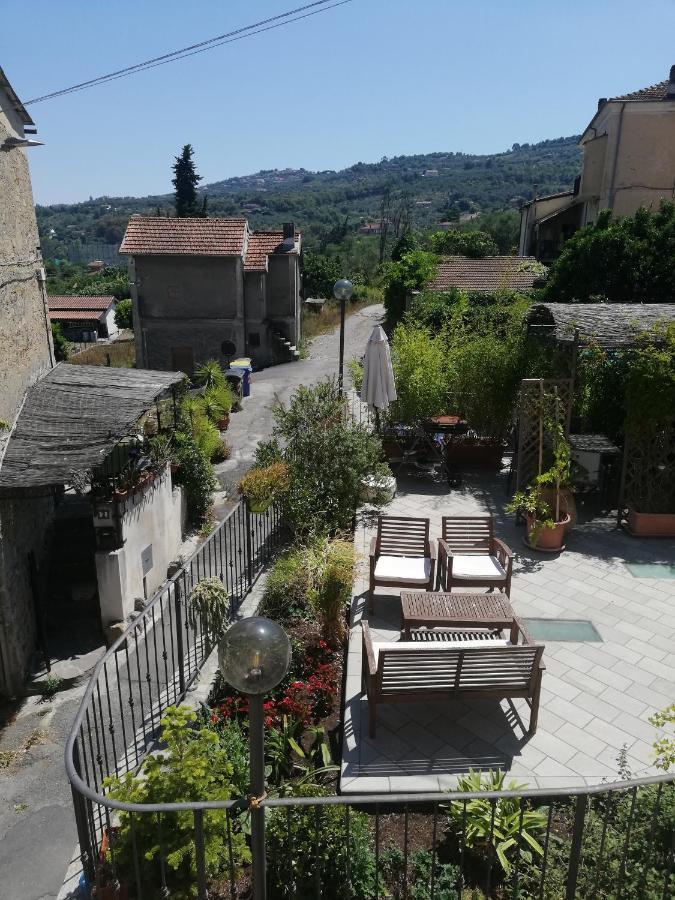 Monolocale Con Giardino E Parcheggio Privato Citra Zero Zero Ottanta Trentuno Lt 0281 Apartment Империа Екстериор снимка