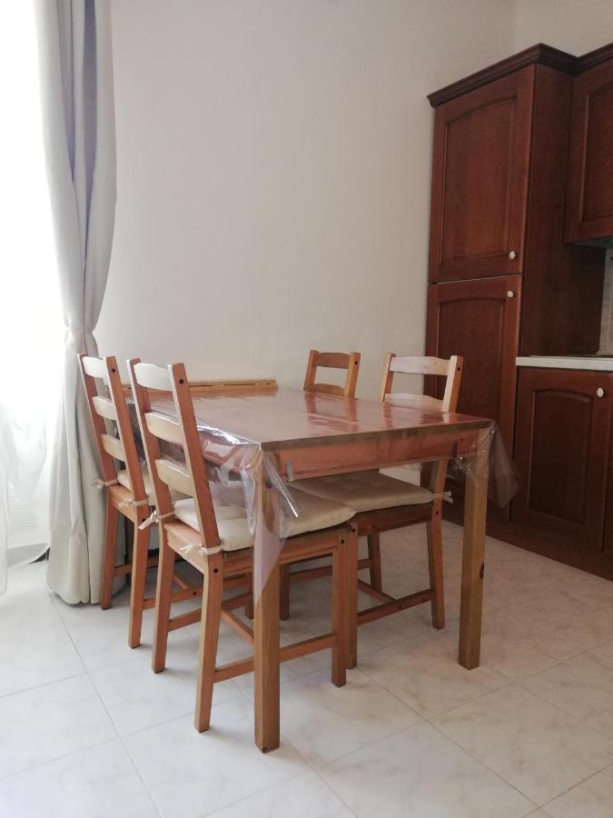 Monolocale Con Giardino E Parcheggio Privato Citra Zero Zero Ottanta Trentuno Lt 0281 Apartment Империа Екстериор снимка