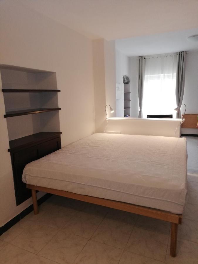 Monolocale Con Giardino E Parcheggio Privato Citra Zero Zero Ottanta Trentuno Lt 0281 Apartment Империа Екстериор снимка