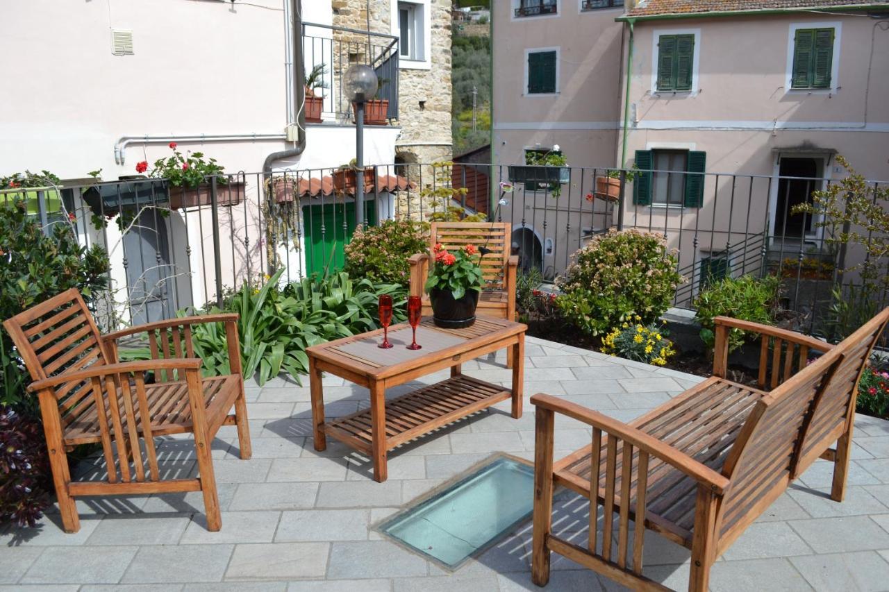 Monolocale Con Giardino E Parcheggio Privato Citra Zero Zero Ottanta Trentuno Lt 0281 Apartment Империа Екстериор снимка